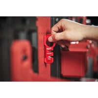 Milwaukee 48 22 1590 2