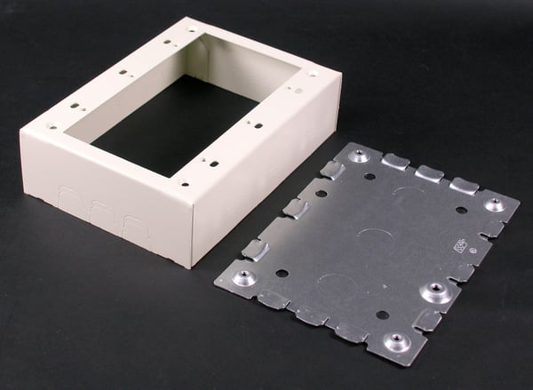 Data-Spec SheetWiremold® V5748-3 3-Gang Device Box, 4-5/8 in L x 6-1/2 in W x 1-3/4 in H, Steel, Ivory/White