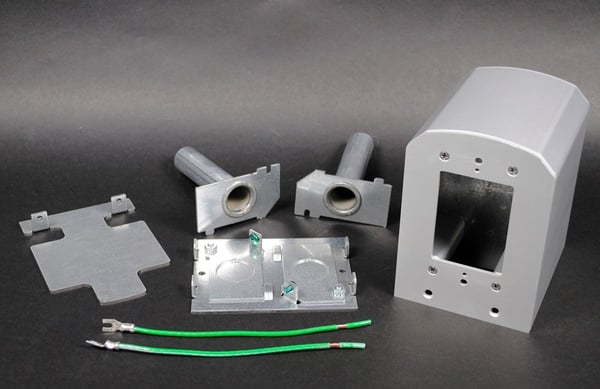 LBP2Wiremold® LBP2 Lab Bench Pedestal, For Use With Work Surface Lab Bench Table Box, 2-Gang, 50 cu-in Capacity, 4-Outlet, Screw Mount, Bottom Knockout Cable Entry, Extruded Aluminum