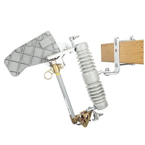 CHANCE® C730112PB 1-Phase Type C Loadbreak Cutout With Arc Chute Interrupter, 15 kV Operating, 100 A, 110 kV BIL Rating, 10 kA Interrupt