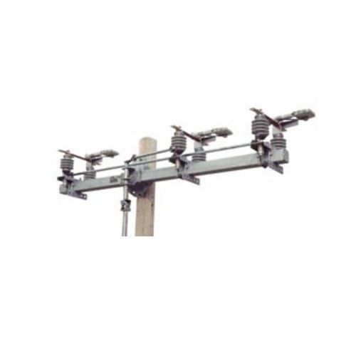 Hubbell® AR113FH Automation Ready Gang-Operated Overhead Switch, 17.1 kV, 900 A, 2-1/4 in Bolt Circle Polymer Insulator, Hot-Rolled Steel