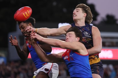 Adelaide Crows vs Melbourne Demons Adelaide Oval