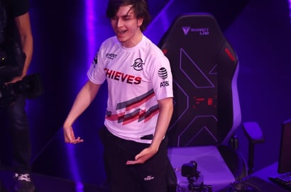 Asuna of 100 Thieves
