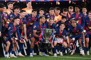 Barcelona celebrate la liga trophy