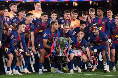 Barcelona celebrate la liga trophy
