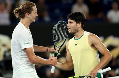 Carlos Alcaraz Alexander Zverev hands