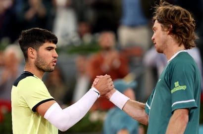 Carlos Alcaraz Andrey Rublev hands