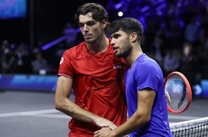 Carlos Alcaraz Taylor Fritz hands