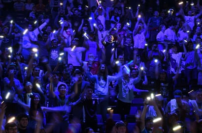 Esports fans