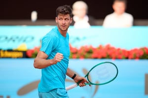 Hubert Hurkacz vs Lorenzo Musetti Betting Picks & Live Stream – Hurkacz to Keep It Close Early in Madrid