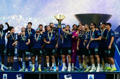 Inter Milan celebrate trophy serie a