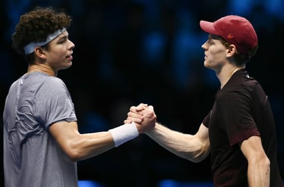 Jannik Sinner Ben Shelton hands