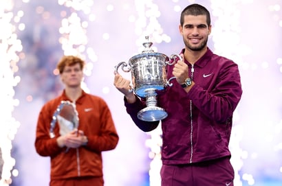 Jannik Sinner Carlos Alcaraz us open trophy