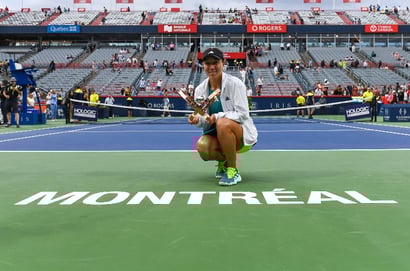 Jessica Pegula trophy montreal