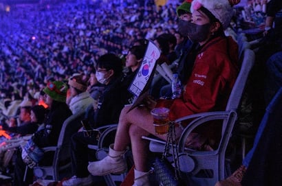 League of Legends fans