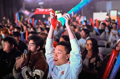 League of Legends fans