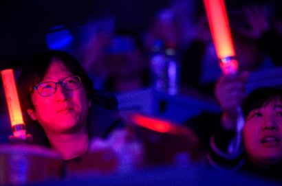 League of Legends fans