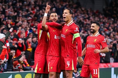 Liverpool uefa celebrate