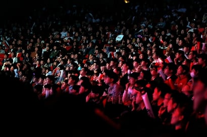 LoL esports fans