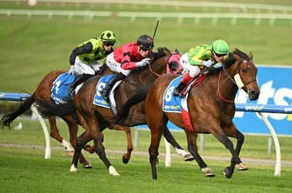 Sandown Lakeside tips for 25.03.2026