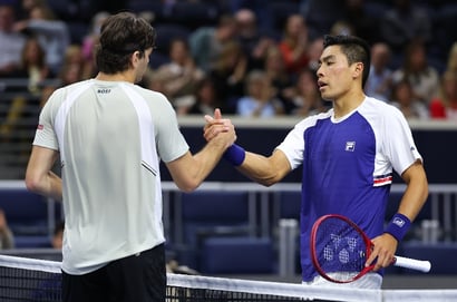 Taylor Fritz Brandon Nakashima hands