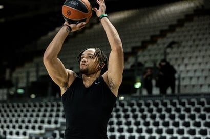 carsen edwards virtus
