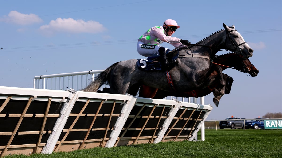 2026 Aintree Hurdle Live Stream | Watch the Aintree race online