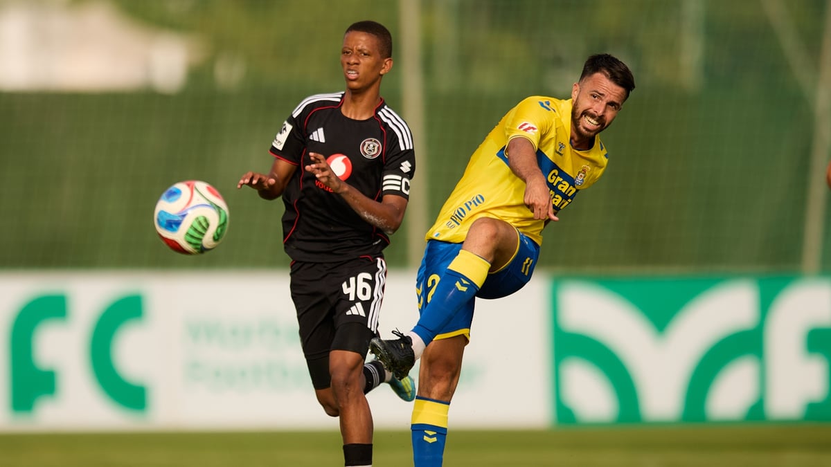 Orlando Pirates vs Durban City Betting Tips - Pirates backed to advance in MTN8 Cup quarterfinal