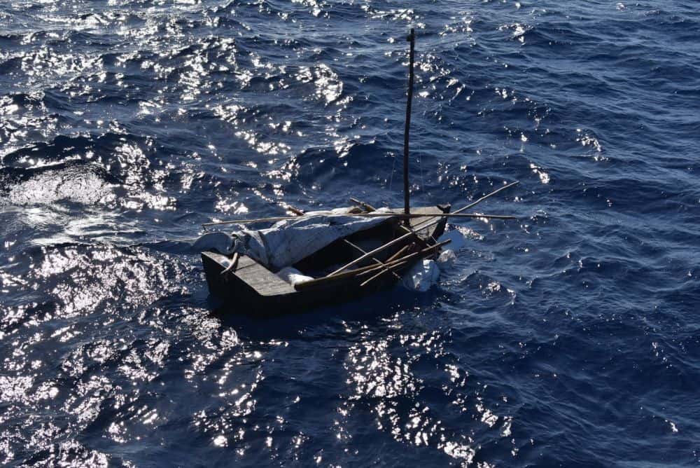 Embarcación de cubanos detectada el 17 de marzo de 2021. Foto: Distrito 7 de la Guardia Costera de los Estados Unidos.