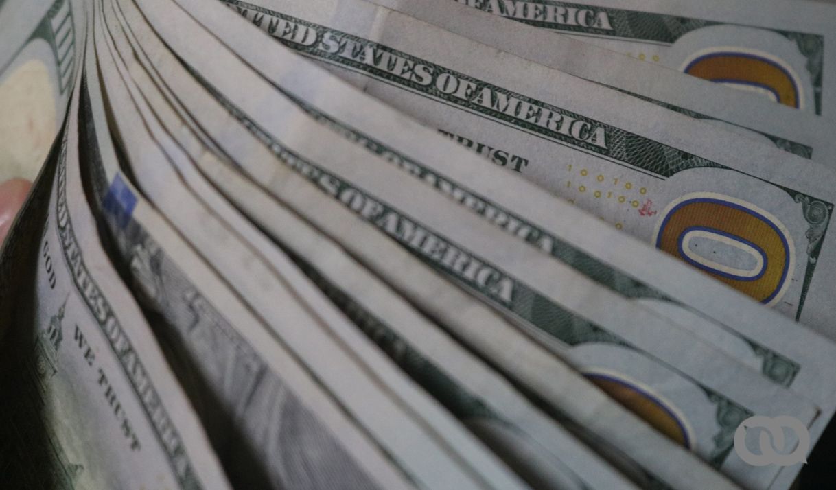 dinero dólares
