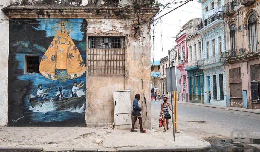 Virgen de a Caridad en calle pobre de La Habana Vieja