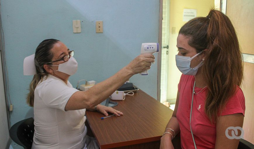 Consulta médica en Cuba. Foto: Yandry Fernández. 