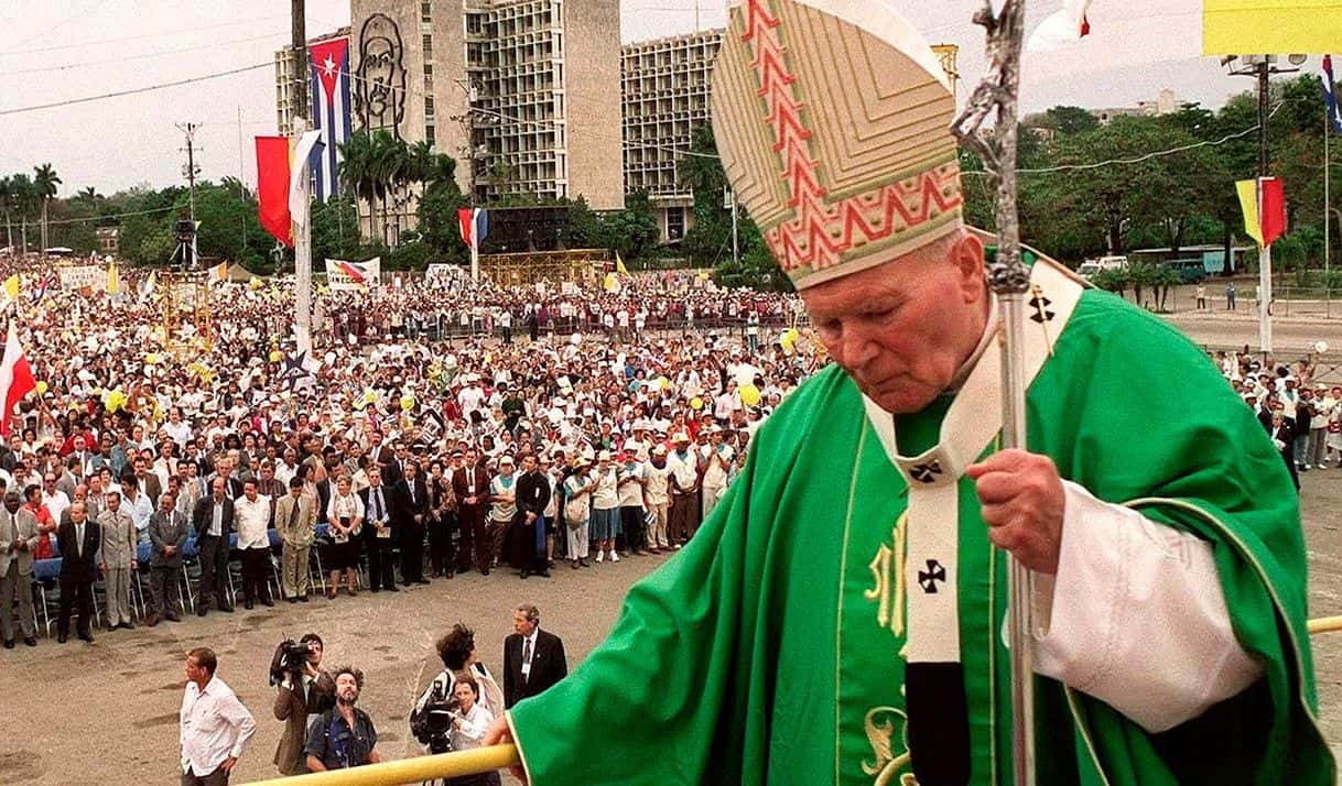 El Papa Juan Pablo II en la misa en la Plaza de la Revolución. 25 de enero de 1998. Foto: AFP.