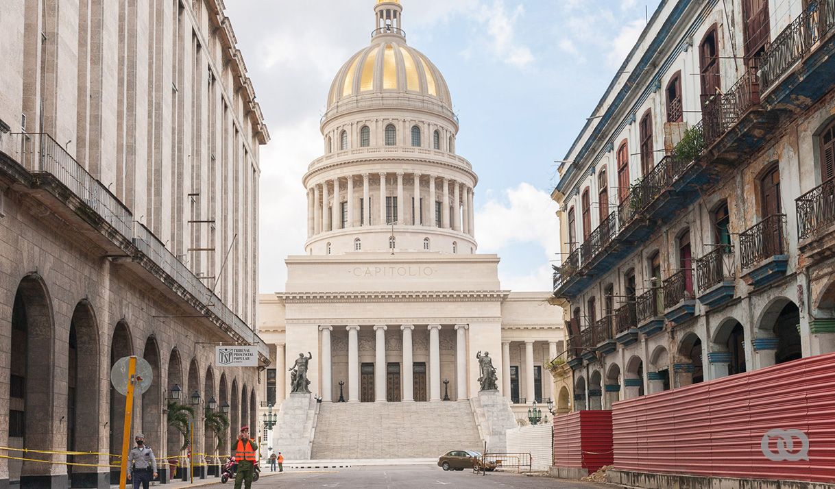 capitolio, cuba, edificio, edificios, carro, carretera, escultura, hombres, policía