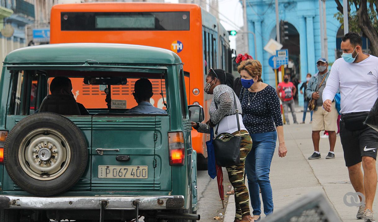 carro, autobus, personas