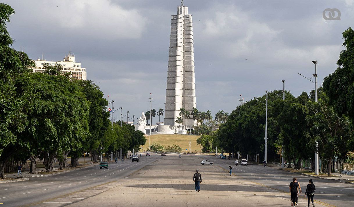 calle, personas, plaza de la revolución, árboles