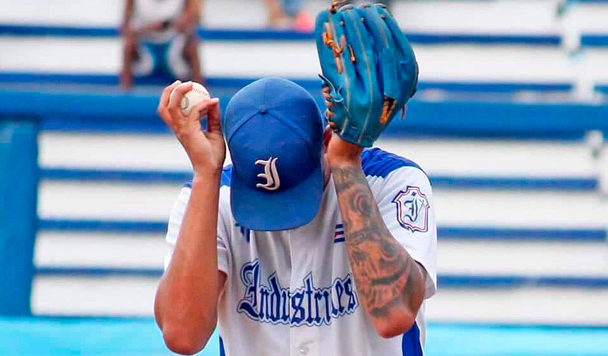 Un error detrás de otro: la pelota cubana «avanza» y eso nos duele (+Narración)