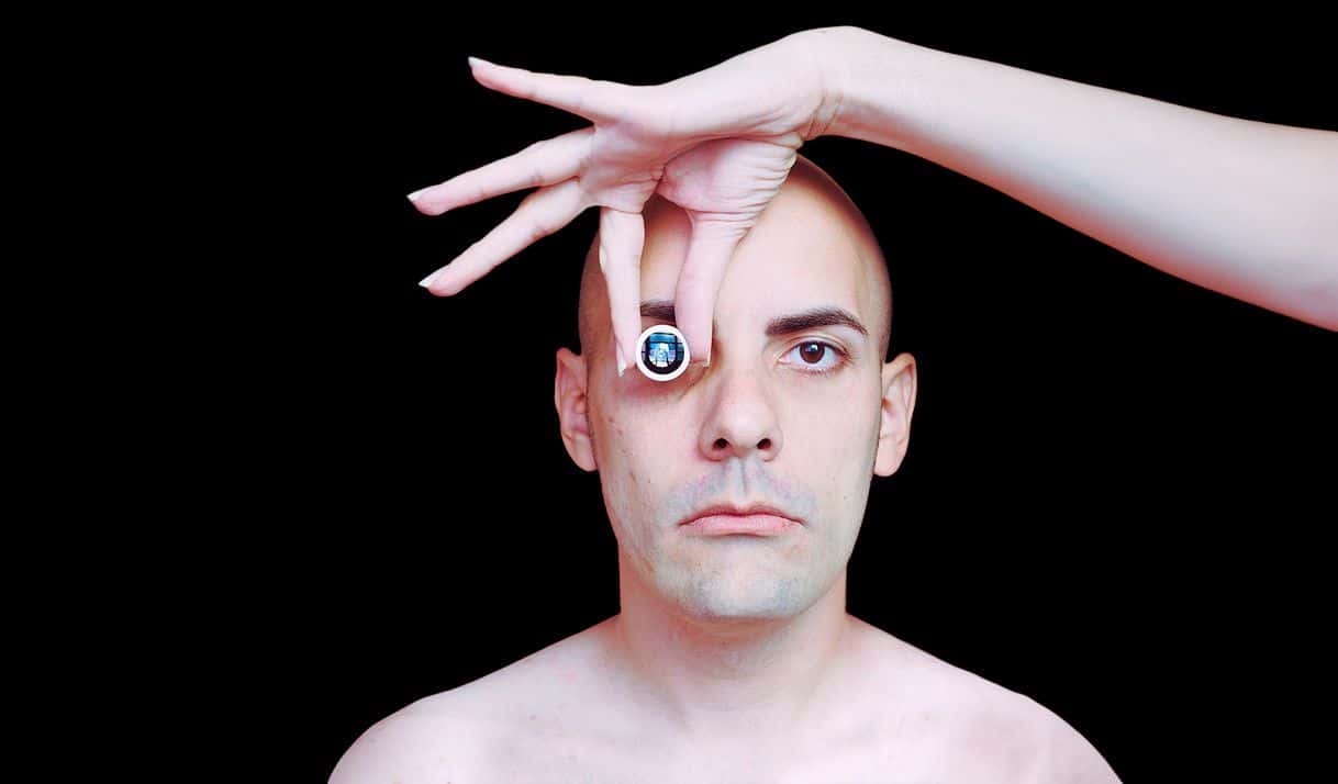 Javier Bobadilla: «Soy un confesor que sabe tus pecados sin necesidad de que los confieses»