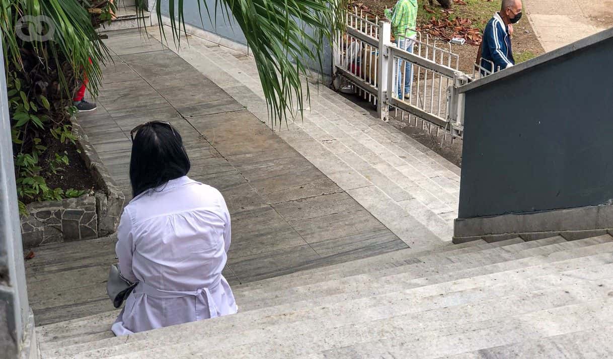 46 mil trabajadores de la salud menos en 2022. ¿Cuba, potencia médica?