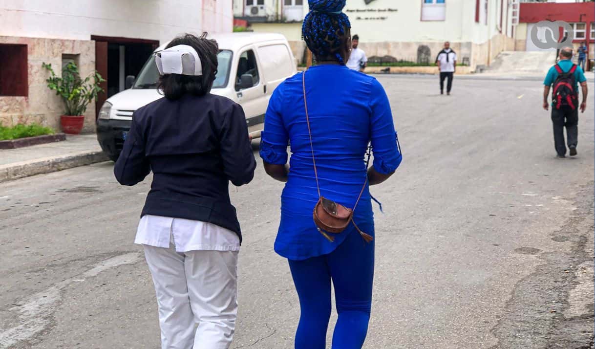 Doce prohibiciones insólitas que sufren los «cooperantes» cubanos