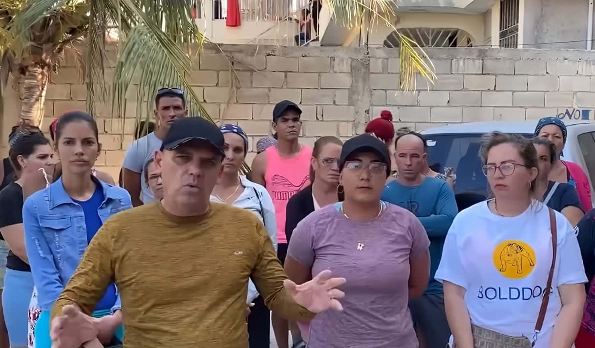 Cubanos varados en Haití. Foto: captura de pantalla / Facebook.