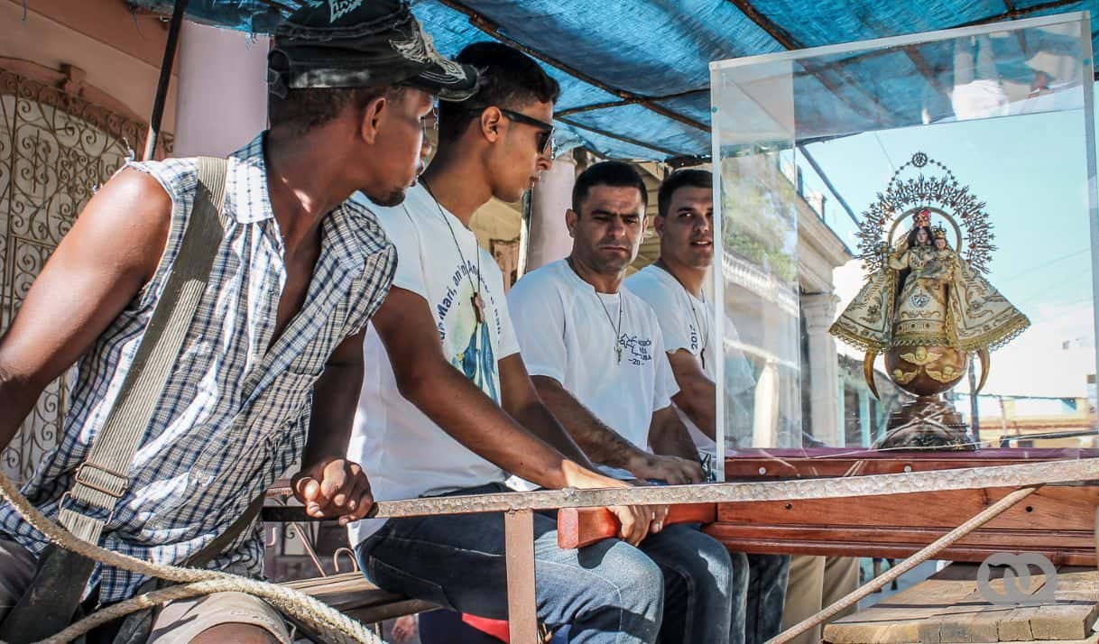 Las procesiones, un viejo miedo del castrismo