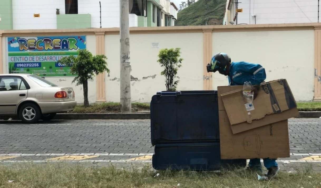 Migrantes venezolanos en Ecuador se reconstruyen a través del reciclaje