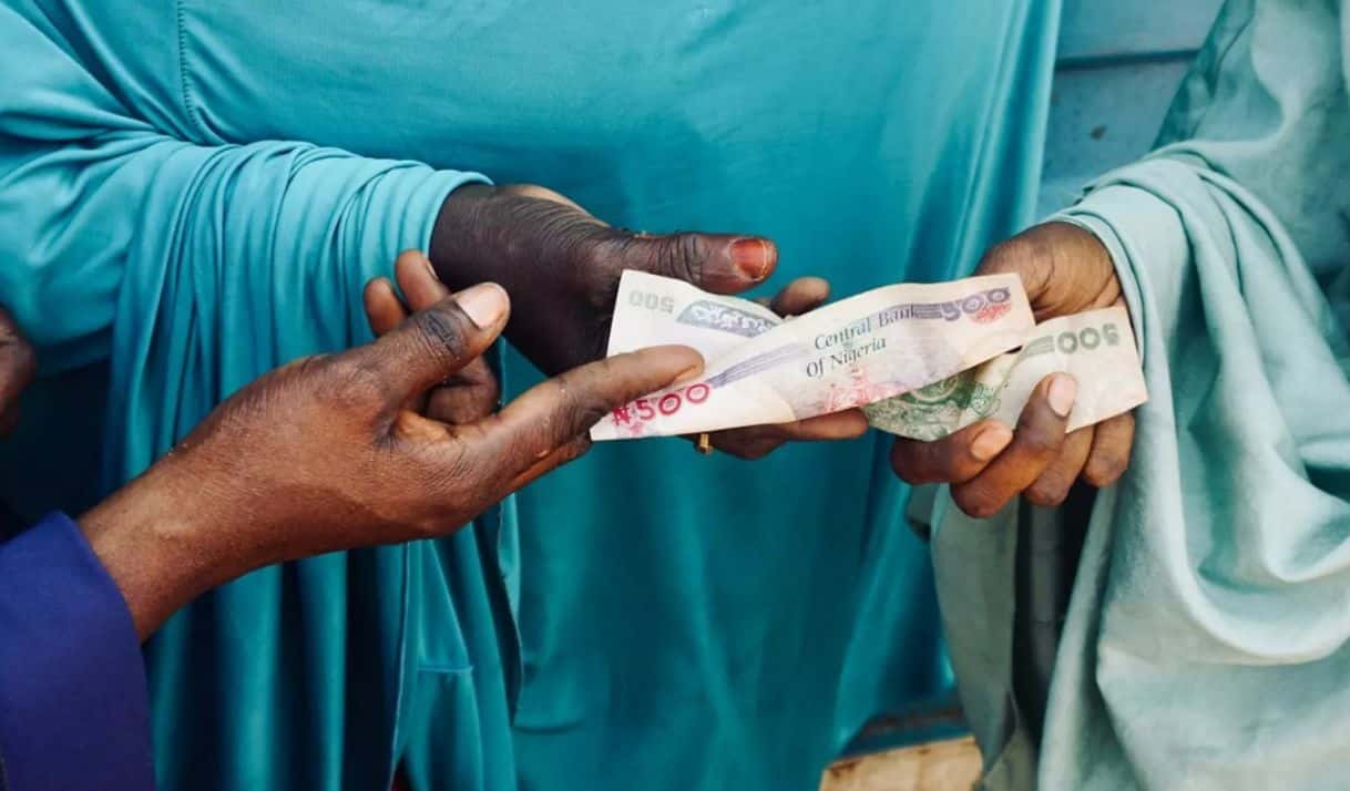 Desplazadas en Nigeria crean redes de contención a través de clubes de dinero