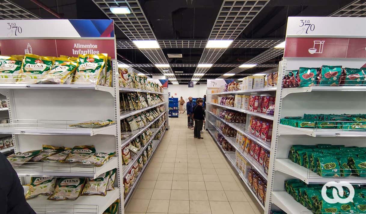 Aceptarán dólares en efectivo en 129 tiendas de la cadena Caribe 

