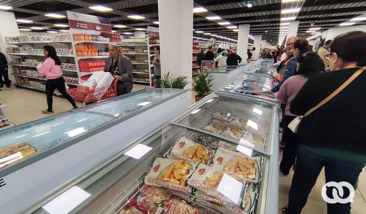 Gobierno sobre dolarización parcial: «no son solo las tiendas»