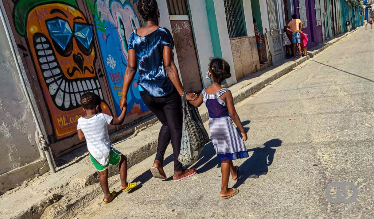 Angustias compartidas de tres madres cubanas
