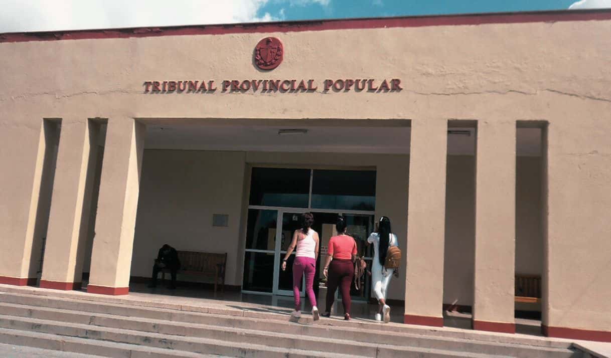 Adolescente cubano condenado a ocho años por ser portador de «El Químico»: ¿justicia o castigo?