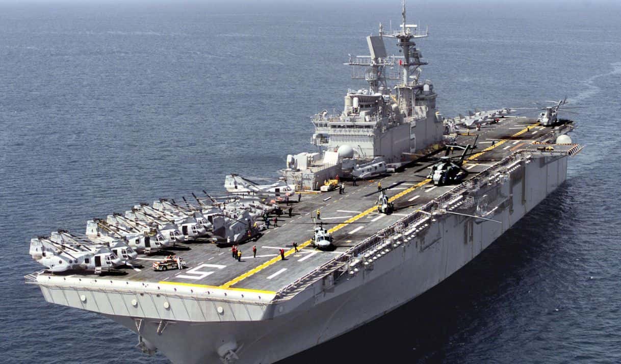 Foto de referencia: USS Bataan (LHD-5), un buque de asalto anfibio clase Wasp / U. S. Navy.