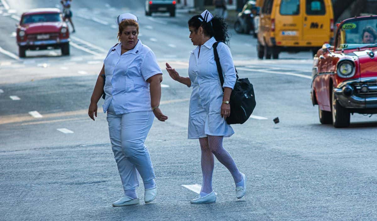 ¿Por qué se está enfermando el personal de salud en el mundo?